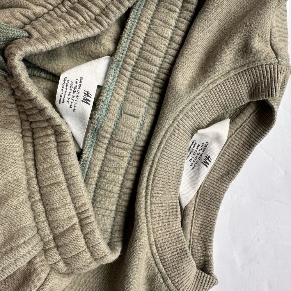 H&M Dino Outfit